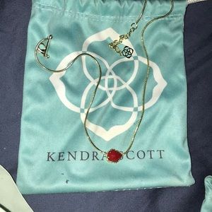 Kendra Scott necklace